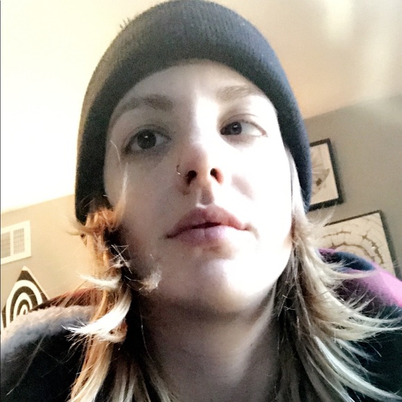 Meet your Posher, Jessica - Picture 1 of 1